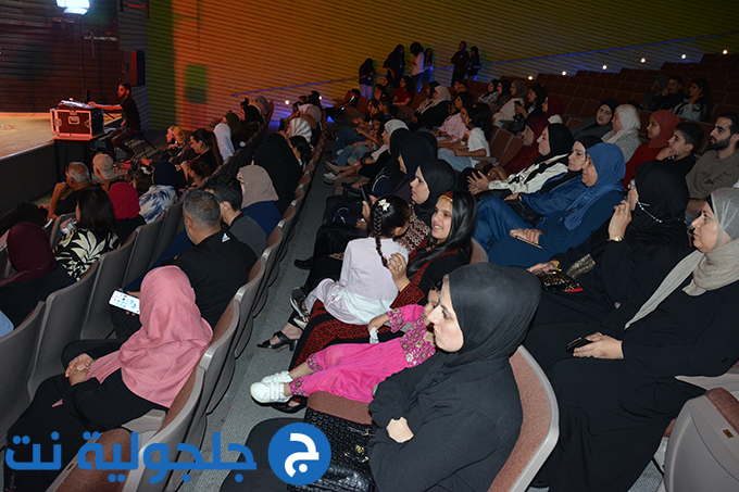 عرض مسرحية ثوب ستي بتنظيم أكاديمية دوزان بالمركز الجماهيري في جلجولية